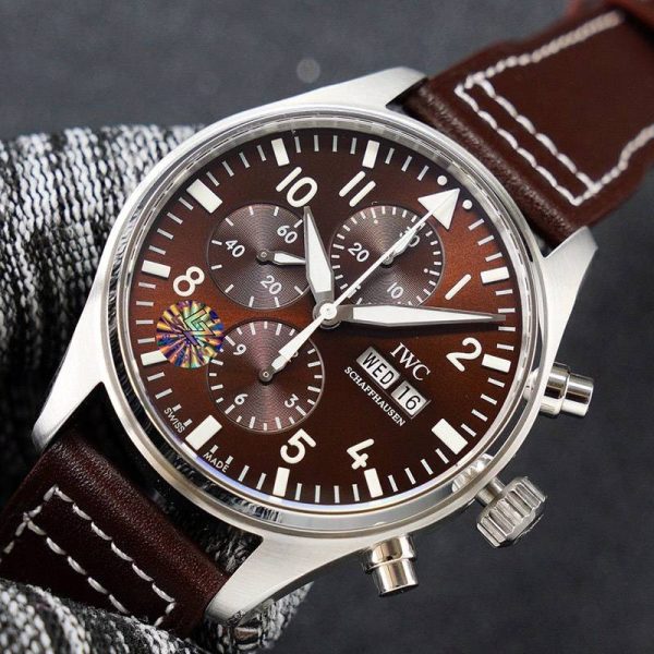累積売上総額第１位！IWC パイロットウォッチ 偽物 クロノ オートマティック スピットファイア iwf14016 - 画像 (5)