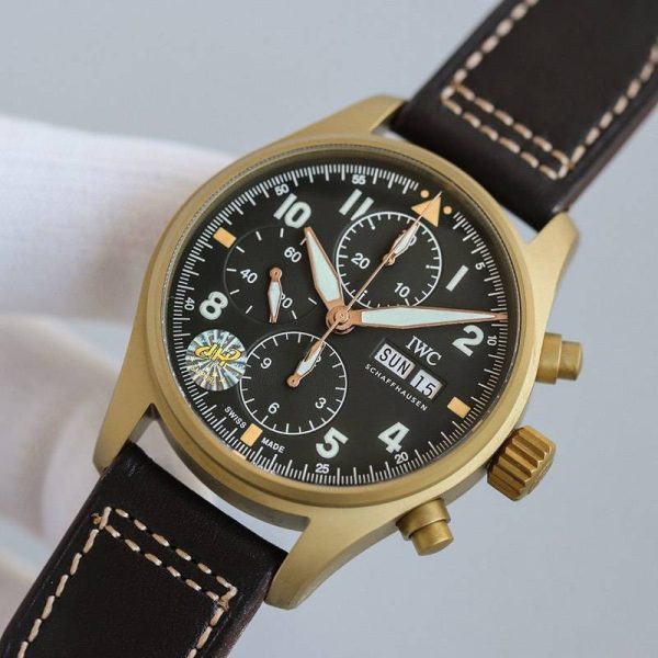 21AW新作IWC パイロットウォッチ 偽物 クロノ オートマティック スピットファイア iwb51617 - 画像 (2)