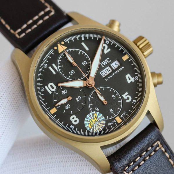 21AW新作IWC パイロットウォッチ 偽物 クロノ オートマティック スピットファイア iwb51617 - 画像 (4)