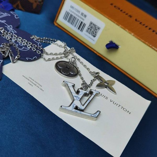超話題!ルイヴィトン LVロゴ ネックレス コピー 2色 vuh37902 - 画像 (4)