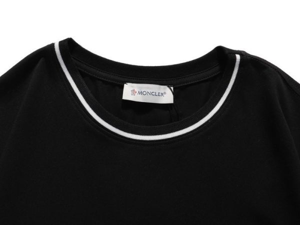 入手困難モンクレール ロゴマークTシャツ 偽物 mom33242 - 画像 (5)