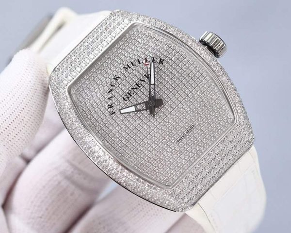 ★日本!!人気！フランクミュラー カサブランカ V45 偽物 全面ダイヤ54mm fra98326 - 画像 (3)
