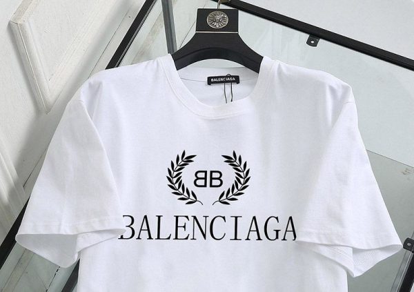 世界中で大人気♪バレンシアガ 偽物 クルーネック Tシャツ BB bab09448 - 画像 (3)