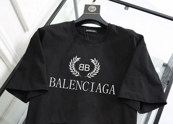 《大人気》バレンシアガ スーパーコピー クルーネック Tシャツ BB baz99434 - 画像 (3)