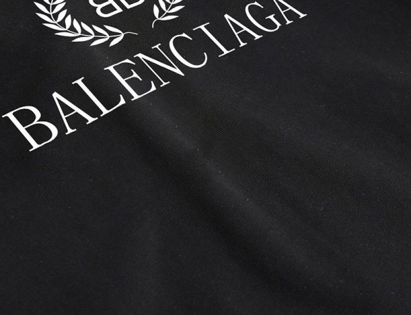 《大人気》バレンシアガ スーパーコピー クルーネック Tシャツ BB baz99434 - 画像 (5)