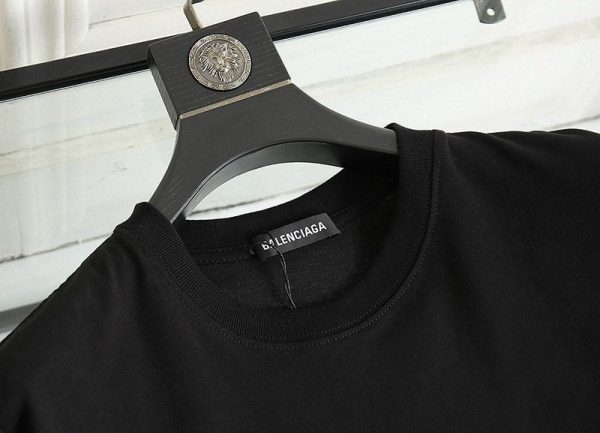 《大人気》バレンシアガ スーパーコピー クルーネック Tシャツ BB baz99434 - 画像 (6)