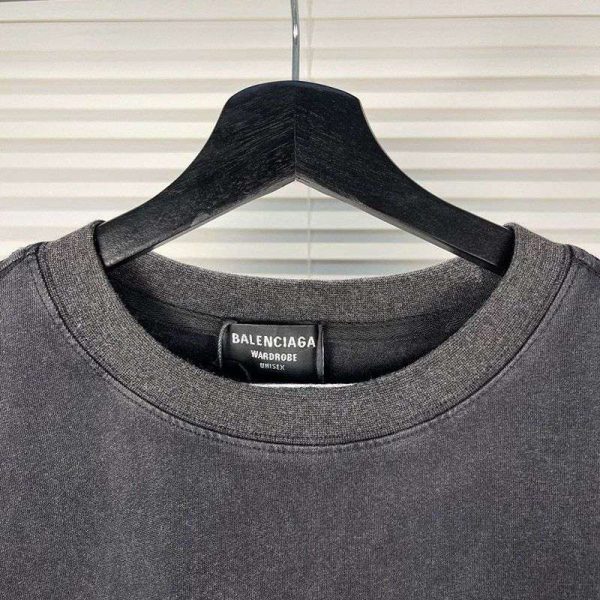 超話題!バレンシアガ 偽物 オーバーサイズBB tシャツ bab81456 - 画像 (8)