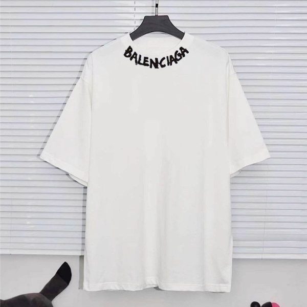 人気急上昇バレンシアガ 偽物 ネックラインにプリントロゴ Tシャツ baj43540 - 画像 (2)