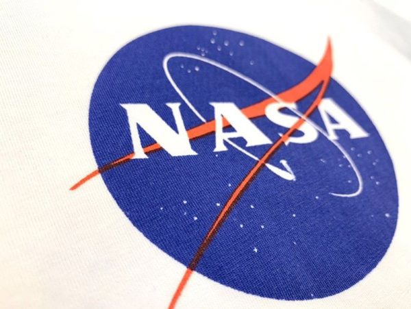 送料込バレンシアガ  × NASA 偽物 スペース ロゴ Tシャツ ホワイト bah41099 - 画像 (3)
