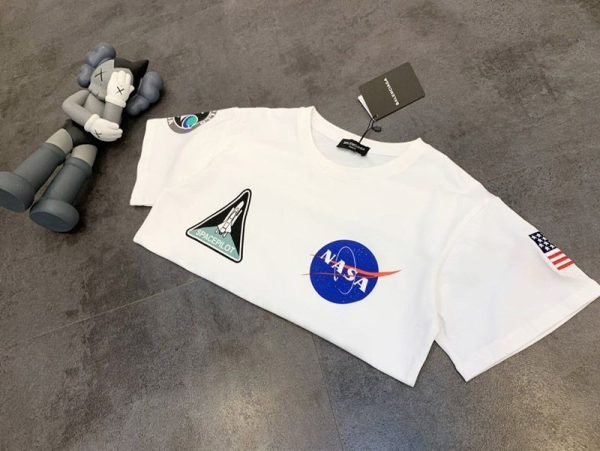 送料込バレンシアガ  × NASA 偽物 スペース ロゴ Tシャツ ホワイト bah41099 - 画像 (9)