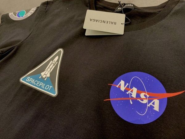 大人気!!新色バレンシアガ  × NASA コピー スペース ロゴ Tシャツ ブラック bad10260 - 画像 (2)