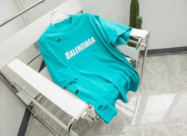 定番バレンシアガ 偽物 DESTROYED FLATGROUND Tシャツ 2色 bam86561 - 画像 (6)