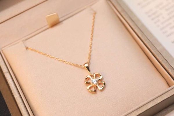 ★日本!!人気！ギフトに最適♪ ブルガリ 偽物 ダイヤ ネックレス 18K ゴールド But97682 - 画像 (9)