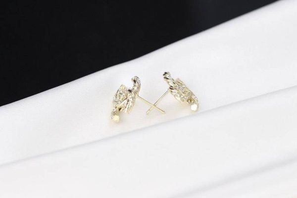 目を惹くカラーシャネル CCロゴピアス スーパーコピー sha02783 - 画像 (4)