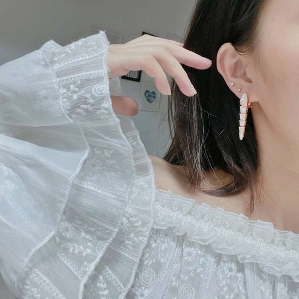21AW新作 ギフトに最適♪ブルガリ セルペンティ ヴァイパー ピアス 偽物 Buu07844 - 画像 (3)