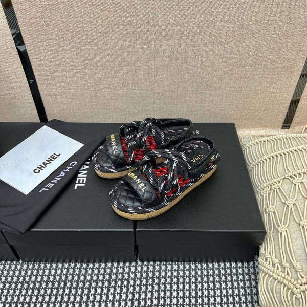 大人気!!新色シャネル カーフスキン サンダル コピー ブラック shz76124 - 画像 (3)