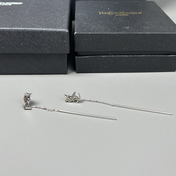 世界中で大人気♪サンローラン YSLスレッダー オピウム ロゴ ピアス コピー Sas47845 - 画像 (2)