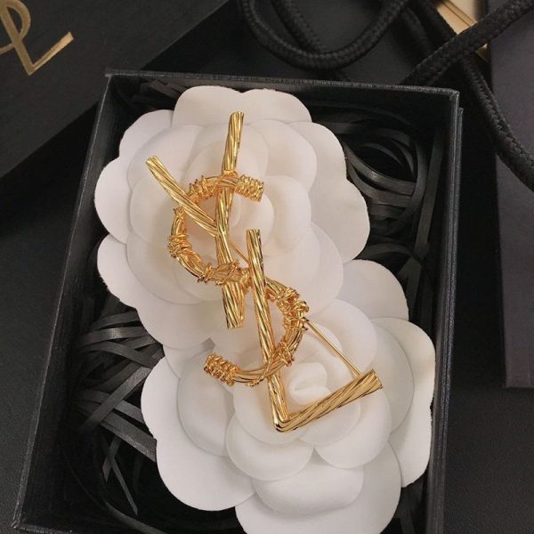 人気急上昇【サンローラン】VOGUE掲載！オピウム YSLツイストブローチ コピー Sag93253 - 画像 (7)