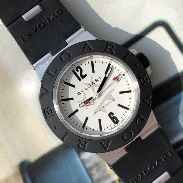 大人気♪女子が選ぶ♪ブルガリ 時計 アルミニウムウォッチ コピー 39mm 3色 Bum73565 - 画像 (3)