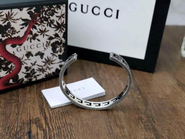 日本未入荷 グッチ★ブレスレット コピー★スクエアG シルバー ブレスレット gut77958 - 画像 (7)