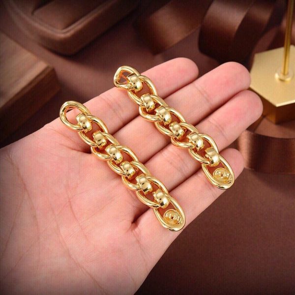 大人気!!新色ボッテガヴェネタ シルバー チェーンピアス 偽物 イエローゴールド 651137VAHU08120 - 画像 (5)