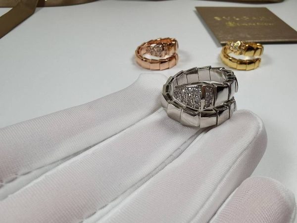 大人気 ブルガリ セルペンティ リング 偽物 18Kゴールド Buc70832 - 画像 (2)