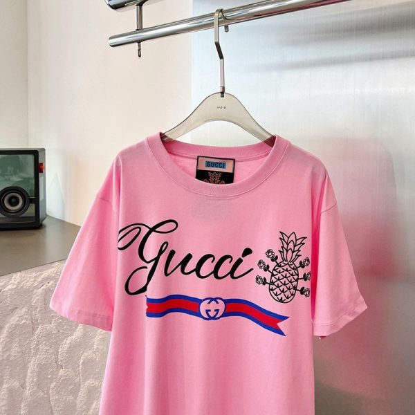 目を惹くカラーグッチ ロゴ コットンTシャツ コピー バックフラワーアップリケ gue60806 - 画像 (3)