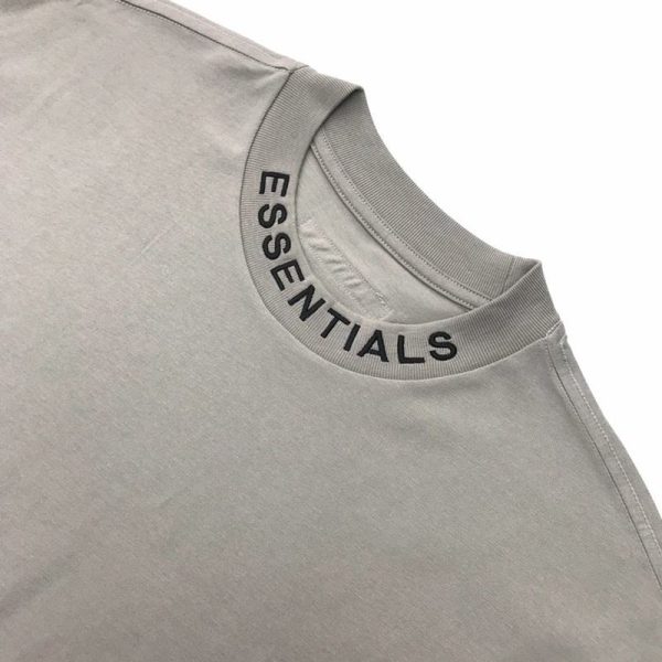 争奪戦 Fear of God エッセンシャルズ 偽物 キッズ半袖ロゴ入りＴシャツ fed81908 - 画像 (3)