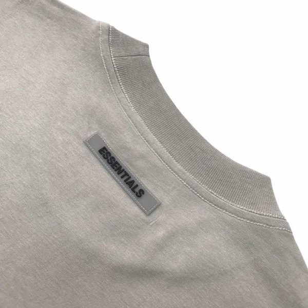 争奪戦 Fear of God エッセンシャルズ 偽物 キッズ半袖ロゴ入りＴシャツ fed81908 - 画像 (5)