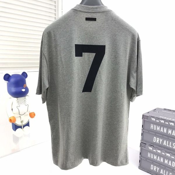 超希少！Fear of God 偽物 エッセンシャルズ キッズ半袖ロゴ入りＴシャツ fes13483 - 画像 (2)