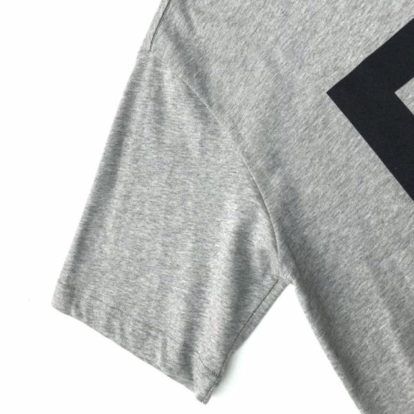 超希少！Fear of God 偽物 エッセンシャルズ キッズ半袖ロゴ入りＴシャツ fes13483 - 画像 (4)