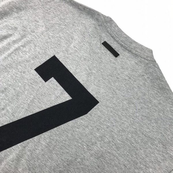 超希少！Fear of God 偽物 エッセンシャルズ キッズ半袖ロゴ入りＴシャツ fes13483 - 画像 (5)