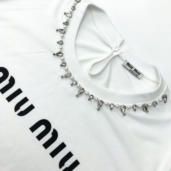送料込ミュウミュウ 偽物★クリスタル クロップドコットンTシャツ MJL8161V6FF0009 - 画像 (3)