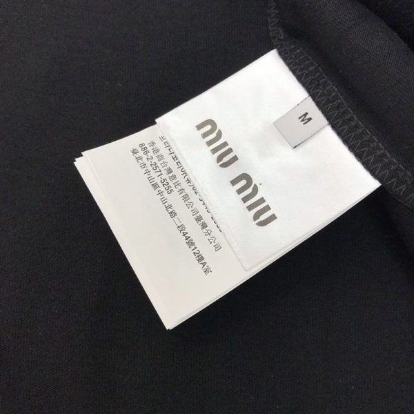定番ミュウミュウ スーパーコピー Leagueロゴ入りのアイコニックなTシャツ myl95744 - 画像 (5)