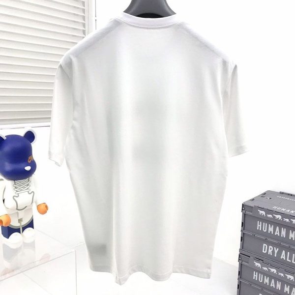 超話題!ミュウミュウ 偽物 Leagueロゴ入りのアイコニックなTシャツ myu24874 - 画像 (2)
