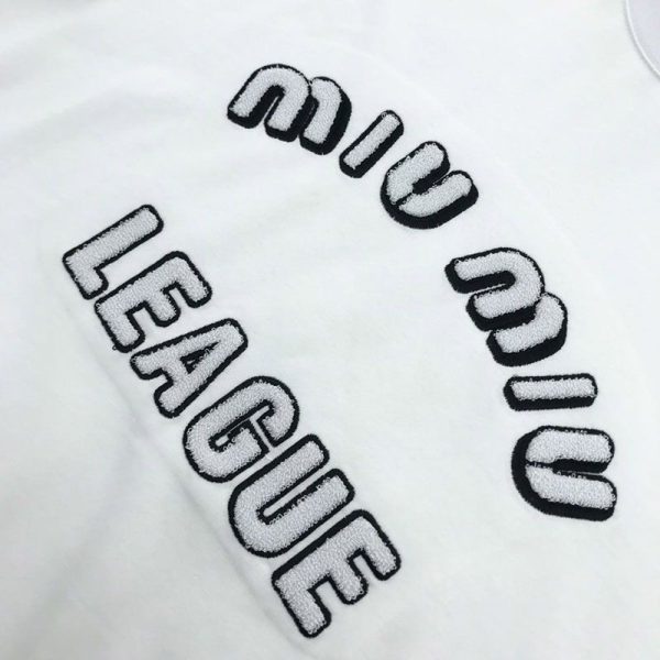 超話題!ミュウミュウ 偽物 Leagueロゴ入りのアイコニックなTシャツ myu24874 - 画像 (4)