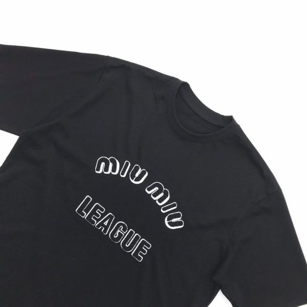 送料込ミュウミュウ コピー Leagueロゴ入りのアイコニックなTシャツ myz87152 - 画像 (3)