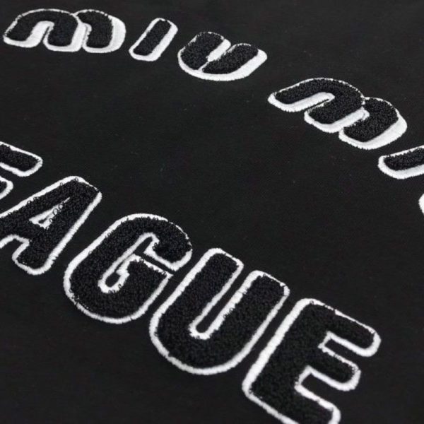 送料込ミュウミュウ コピー Leagueロゴ入りのアイコニックなTシャツ myz87152 - 画像 (4)