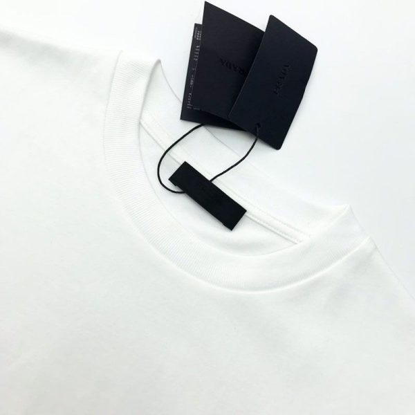 日本未入荷プラダ コピー コントラストトライアングル ロゴ コットンTシャツ ホワイト puz08445 - 画像 (3)