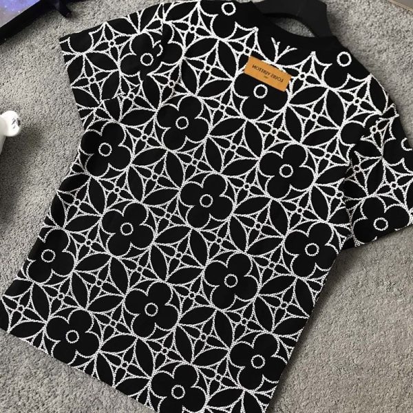 完売必至ルイヴィトン Tシャツ スーパーコピー クルーネック 人気 vuq44960 - 画像 (3)