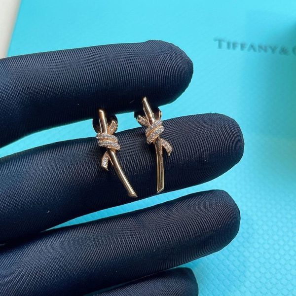 希少色ティファニー Knot ピアス 18K ダイヤモンド 偽物 Tik30864 - 画像 (4)