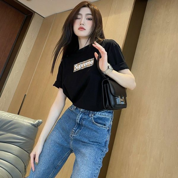 大人気!!新色最強コラボ シュプリーム × バーバリー ボックスロゴ Tシャツ コピー Sha47487 - 画像 (3)