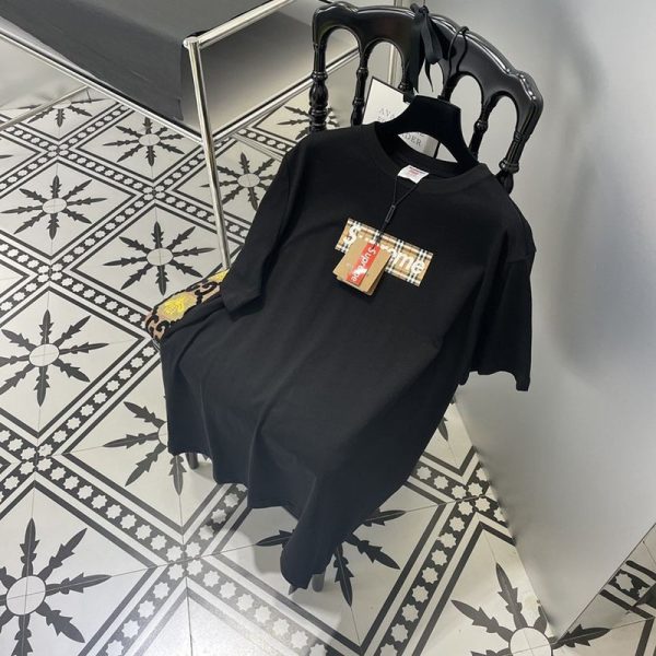 大人気!!新色最強コラボ シュプリーム × バーバリー ボックスロゴ Tシャツ コピー Sha47487 - 画像 (8)