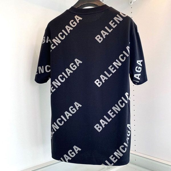 最安値挑戦 バレンシアガ●ALLOVER SPORTY LOGO フィット 偽物 Tシャツ bac98825 - 画像 (2)