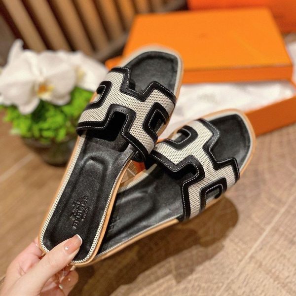 超話題!送込エルメス Oran sandal コピー オラン レザー＆キャンバス サンダル erq02555 - 画像 (2)