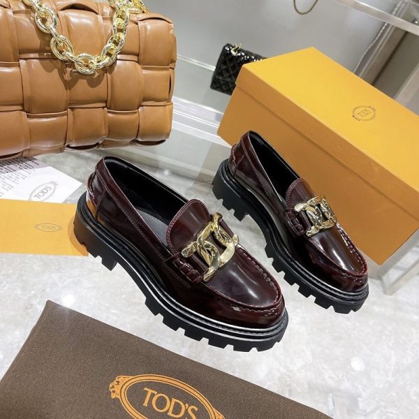 人気No1 TODS レディース ローファー レザー ロゴ入りメタル 偽物 toq95328 - 画像 (2)