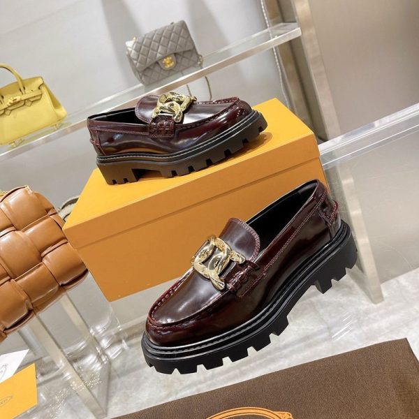 人気No1 TODS レディース ローファー レザー ロゴ入りメタル 偽物 toq95328 - 画像 (4)