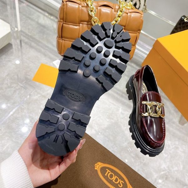 人気No1 TODS レディース ローファー レザー ロゴ入りメタル 偽物 toq95328 - 画像 (6)