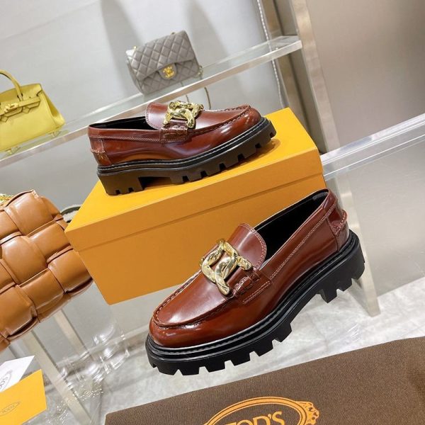 大人気！TODS 偽物 レディース ローファー レザー ロゴ入りメタル toh92885 - 画像 (5)