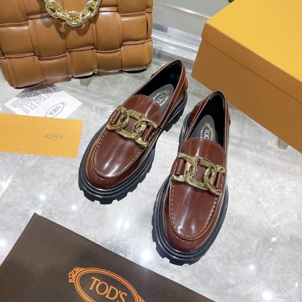大人気！TODS 偽物 レディース ローファー レザー ロゴ入りメタル toh92885 - 画像 (6)